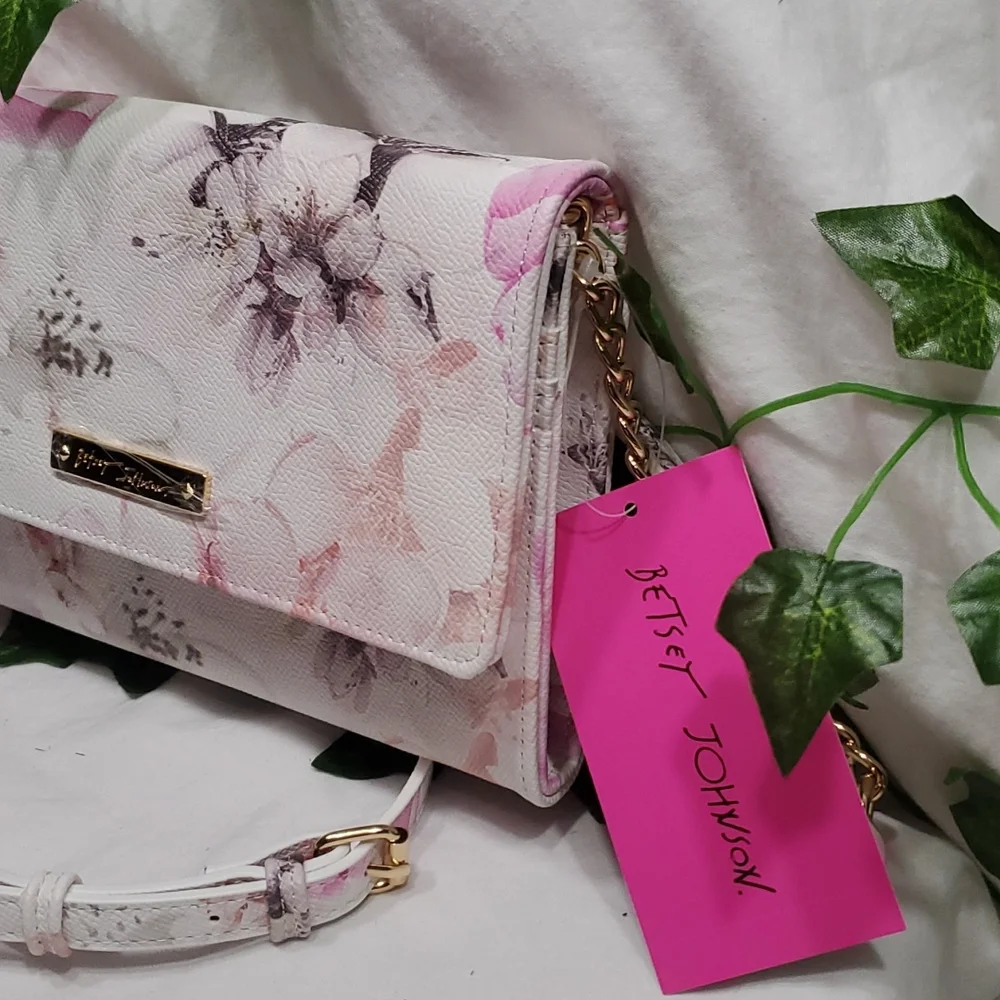 🎄NWT BETSEY JOHNSON WALLET🎄 - Picture 4 of 8